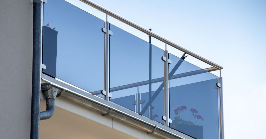 Guarda-corpo de vidro em Macaé