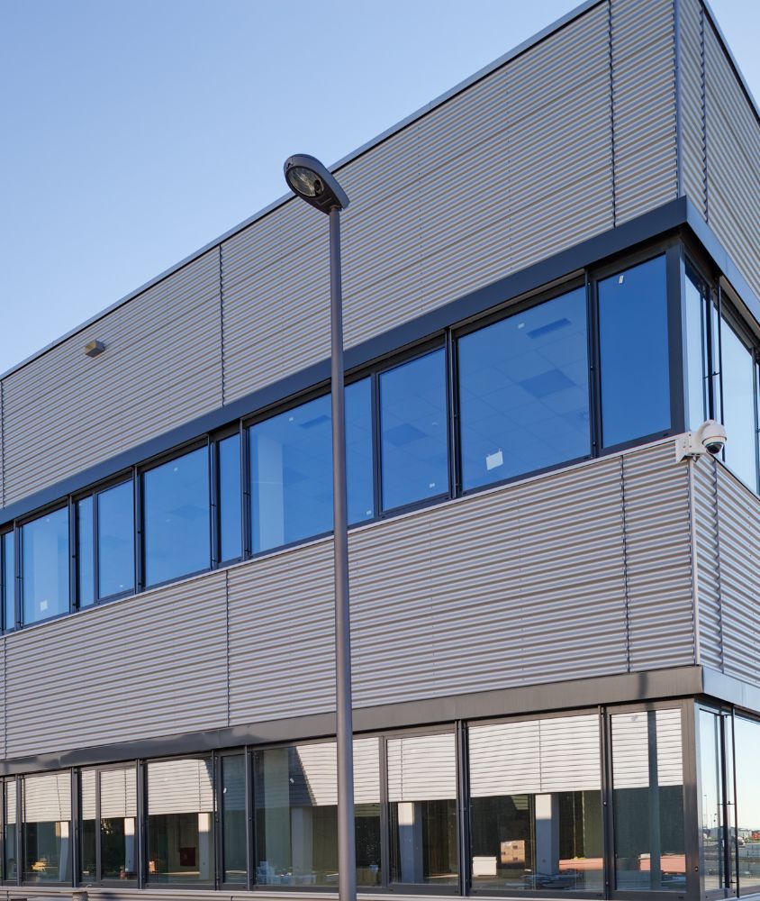 fachada de vidro em Macaé