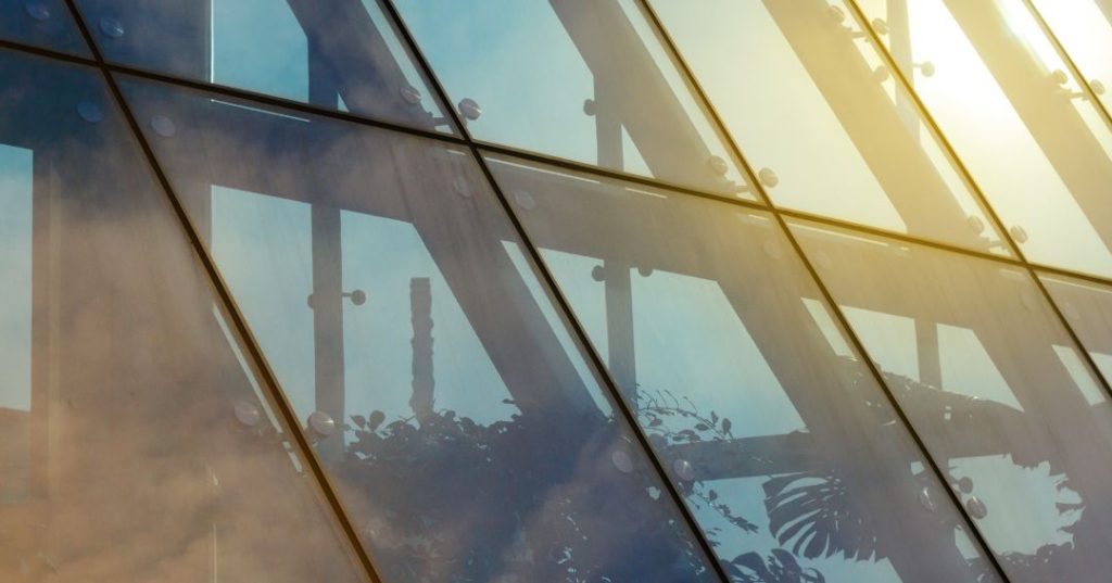 Fachadas de vidro em Macaé