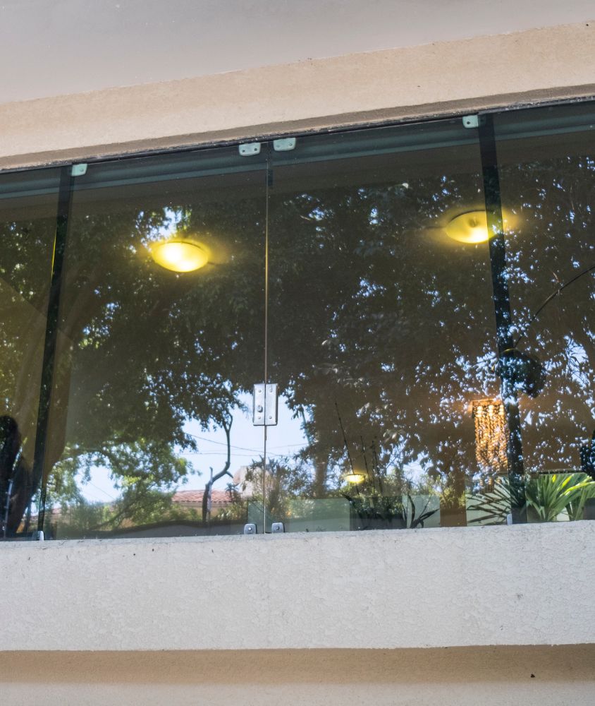 janela de vidro em Macaé